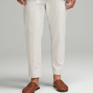 Relaxed-Tapered Smooth Twill Trouser Cropped
